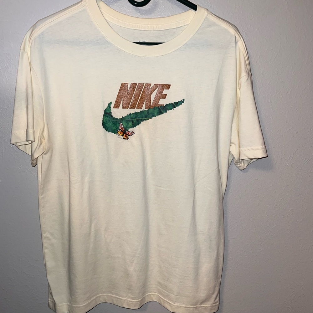 Nike tee
